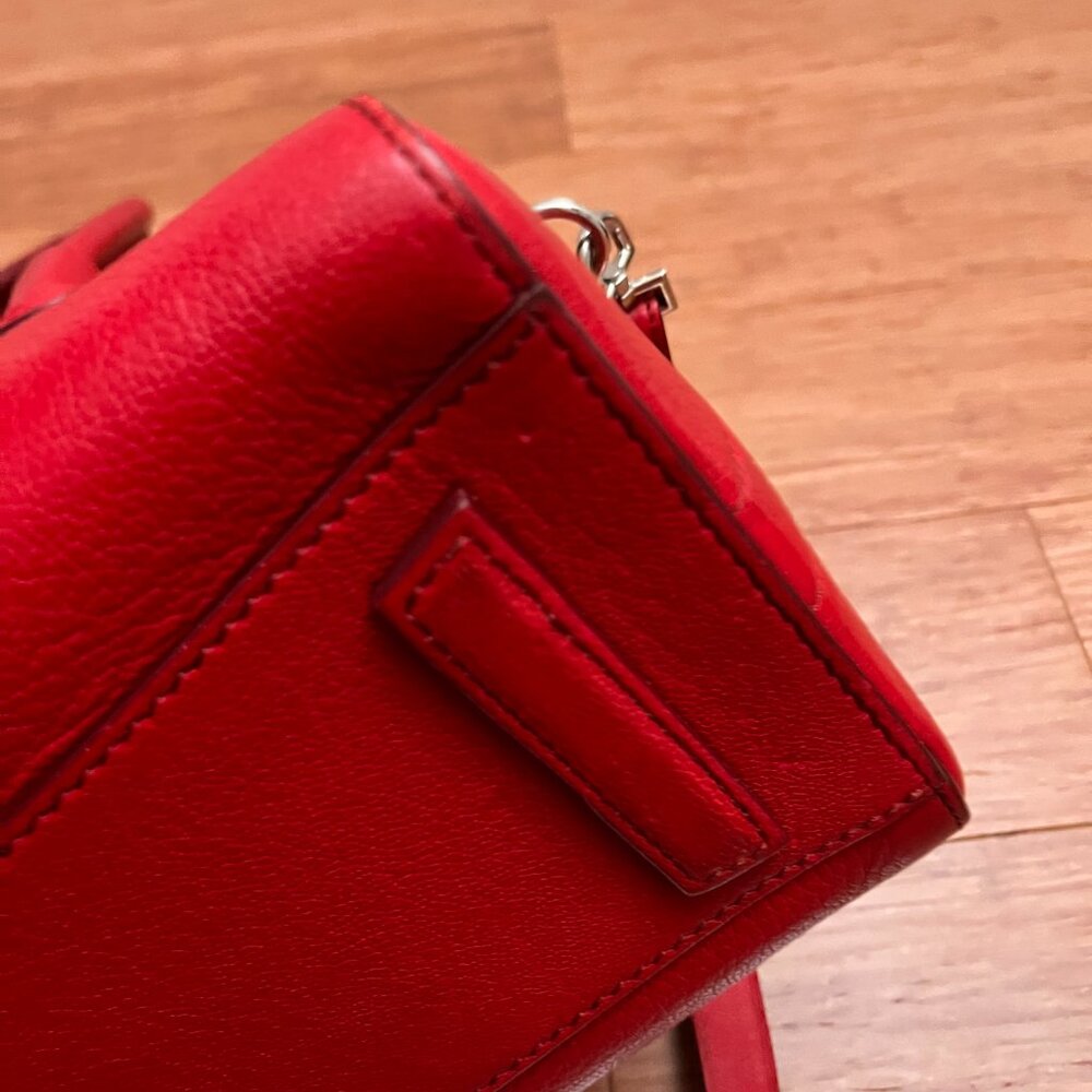 Givenchy Antigona Mini Grained Leather Bag - Picture 8 of 14